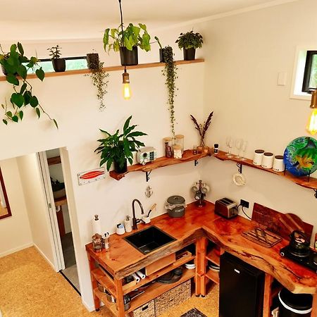Hotel Adventurer'S Chest - Pohutukawa Hotwater Beach Exterior foto