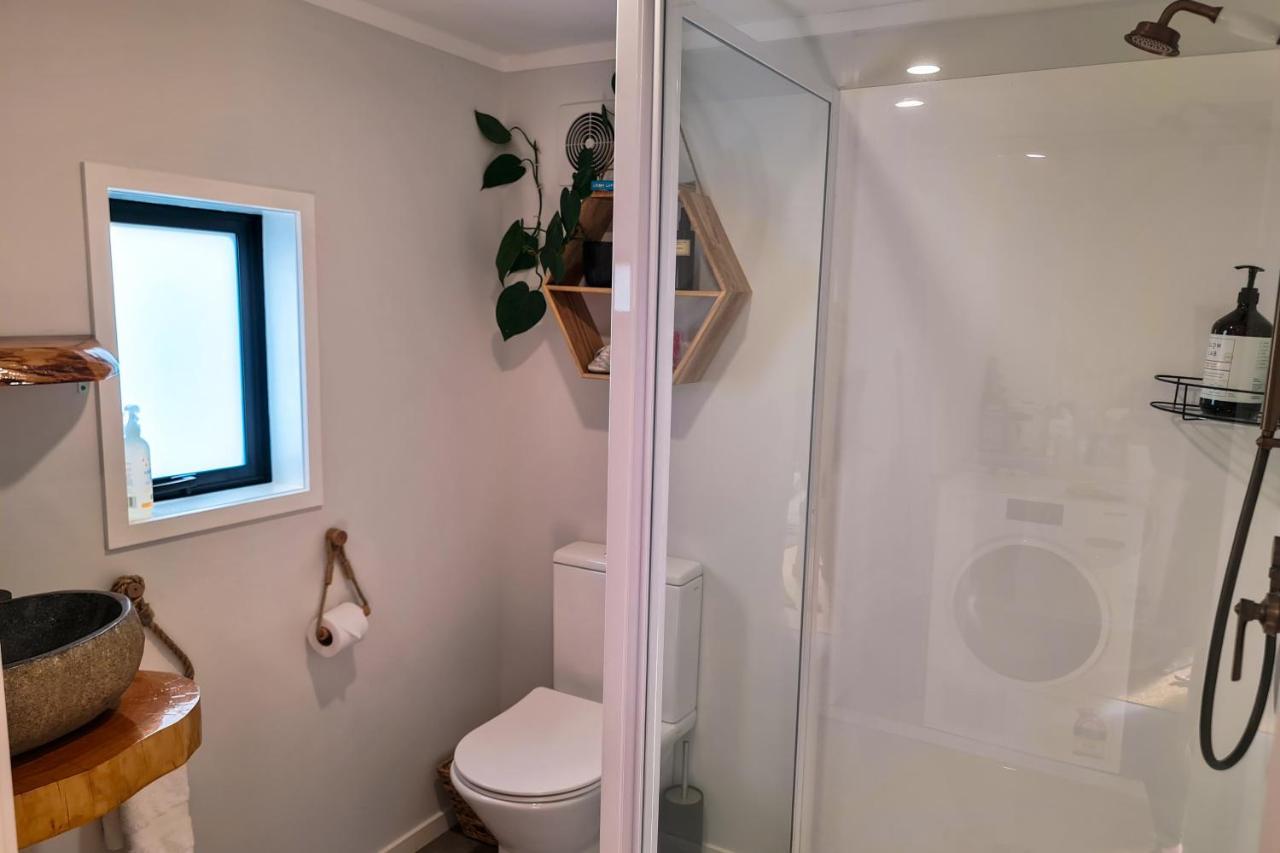 Hotel Adventurer'S Chest - Pohutukawa Hotwater Beach Exterior foto